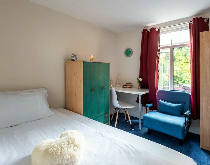 ペンション Newton Guesthouse