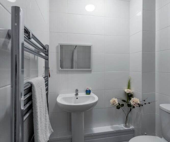 ペンション Newton Guesthouse