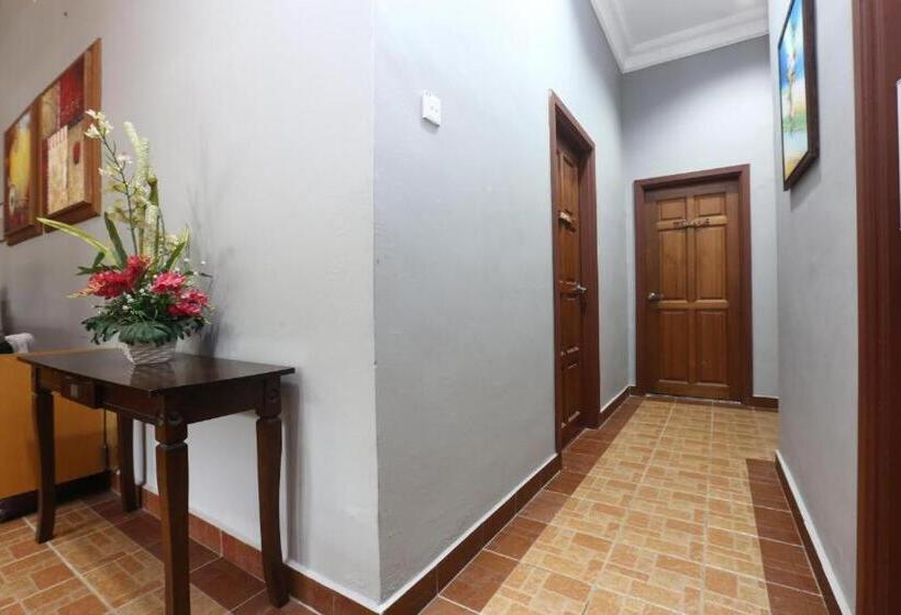 بنسيون Villa Sri Mayang