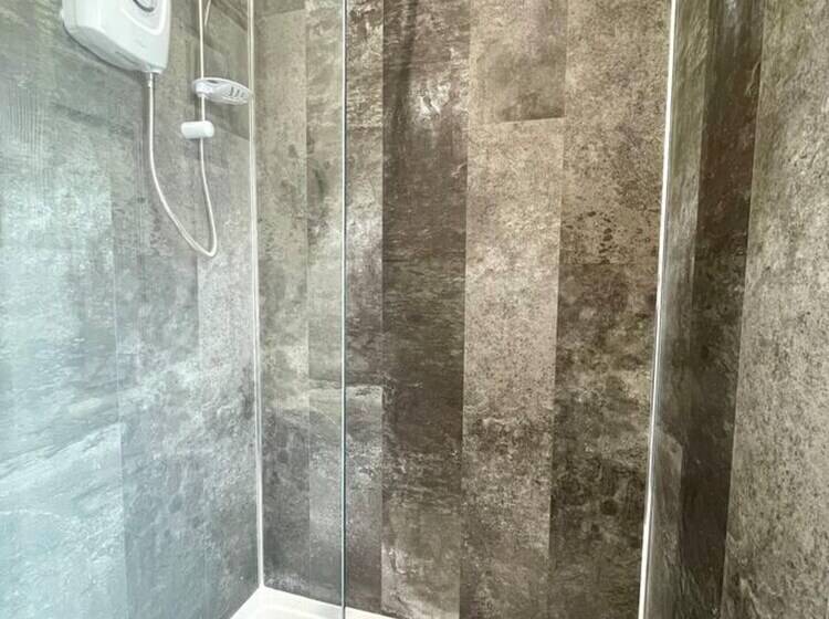 Remarkable 1 Bed Apartment In Lytham Saint Annes