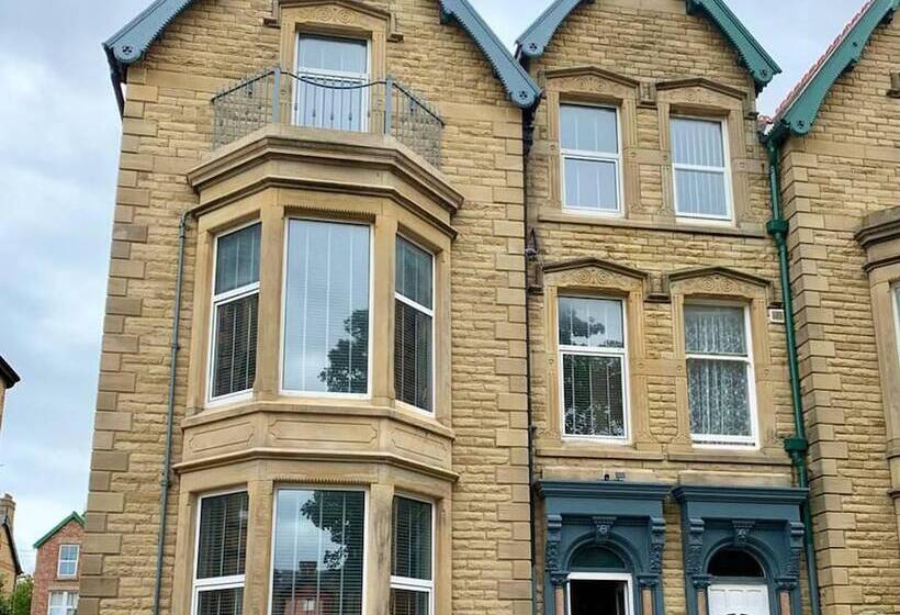 Remarkable 1 Bed Apartment In Lytham Saint Annes