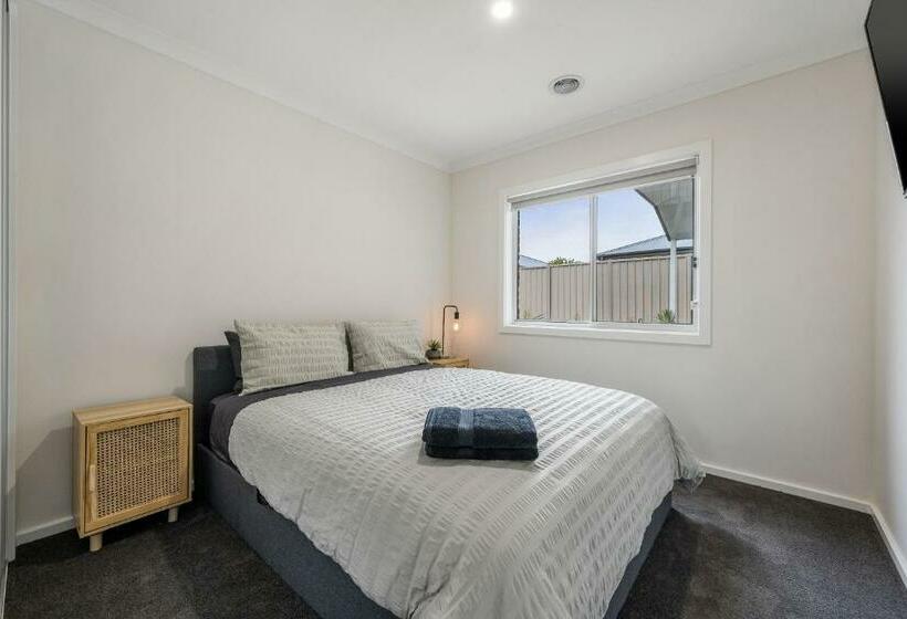 Smiggins Stays   Spacious And Stylish