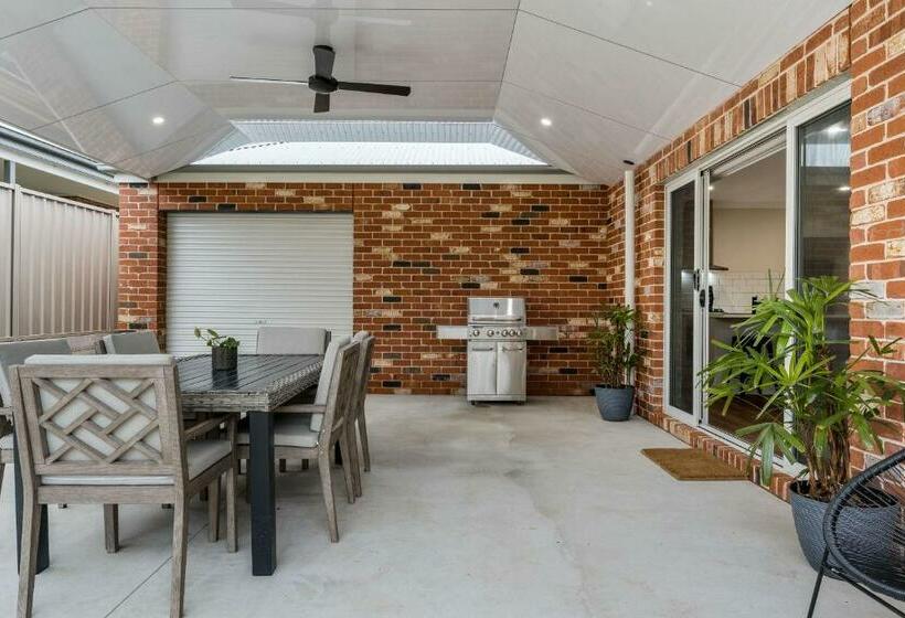 Smiggins Stays   Spacious And Stylish