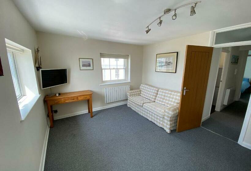 Splashpoint With Free Parking