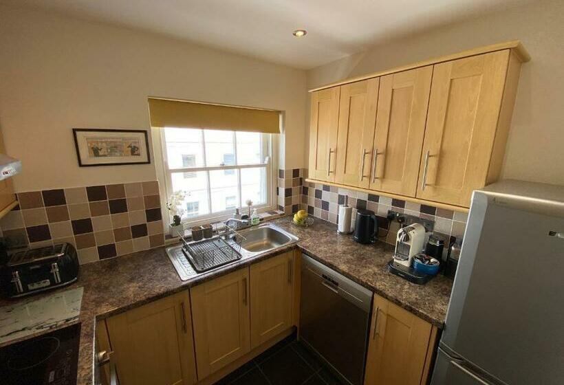 Splashpoint With Free Parking