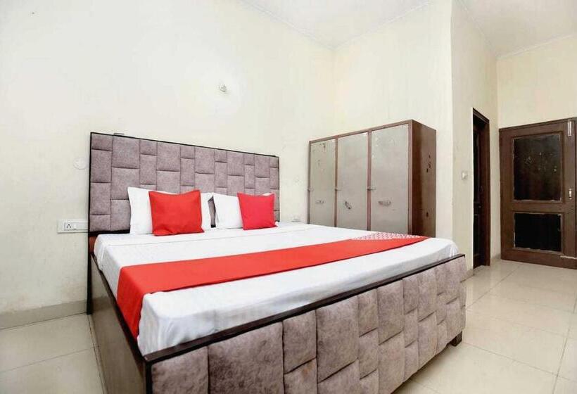 ホテル Golden Crown