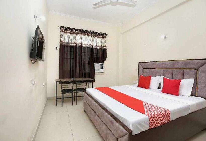 ホテル Golden Crown