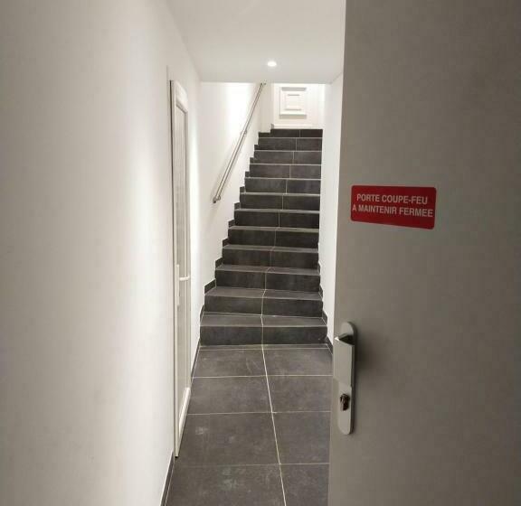 T2 De Standing Près Du Port, Avec Terrasse Et Clim