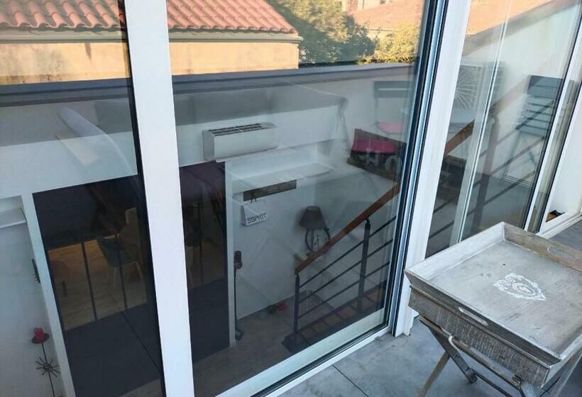 T2 De Standing Près Du Port, Avec Terrasse Et Clim