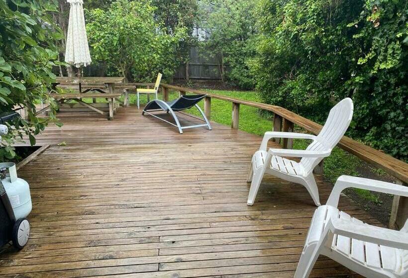 The Retreat On The Esplanade At Hawley Beach