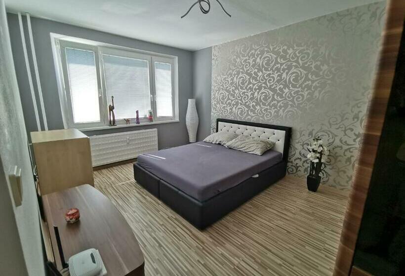 Zvolen Apartment /3 Izbový Byt