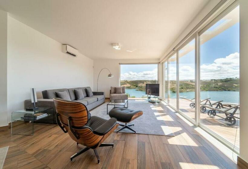 Arrifana Lake House   Premium Views