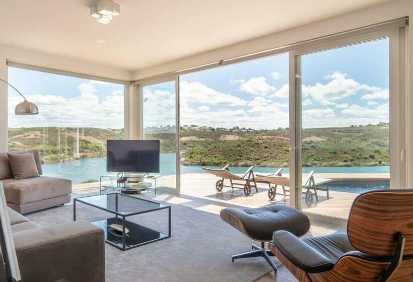 Arrifana Lake House   Premium Views