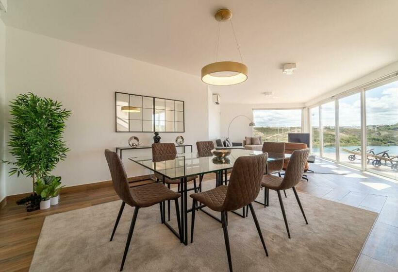 Arrifana Lake House   Premium Views