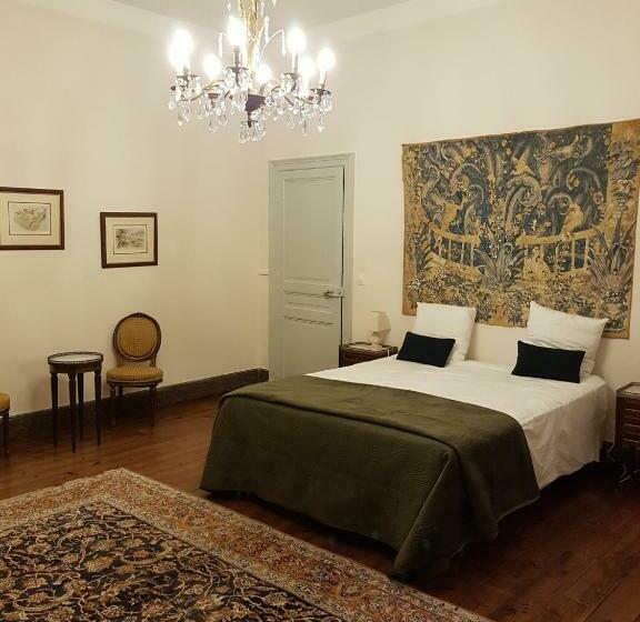 צימר Château St Justin