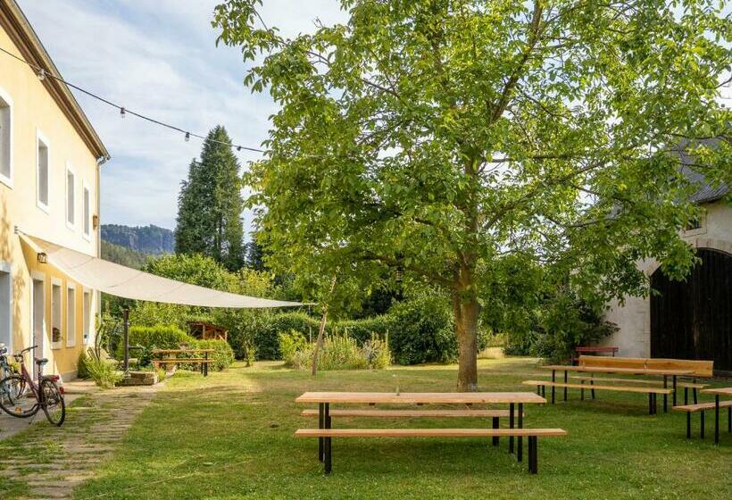 Hinterland Hostel