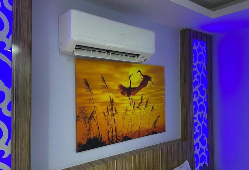 فندق Castle Light Boutique