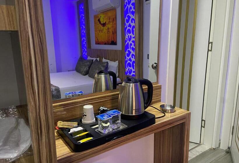 فندق Castle Light Boutique