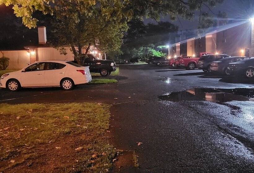 Отель Inn Of The Dove Romantic Luxury Suites With Jacuzzi & Fireplace At Harrisburg Hershey Philadelphia