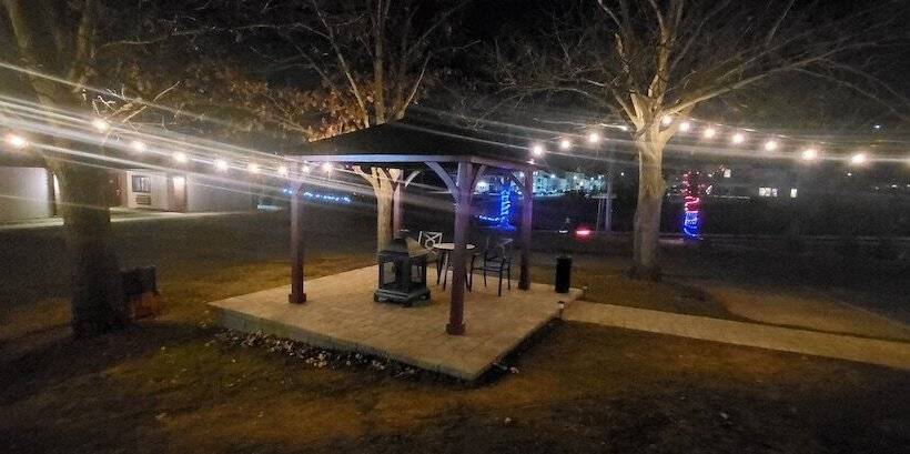 Отель Inn Of The Dove Romantic Luxury Suites With Jacuzzi & Fireplace At Harrisburg Hershey Philadelphia