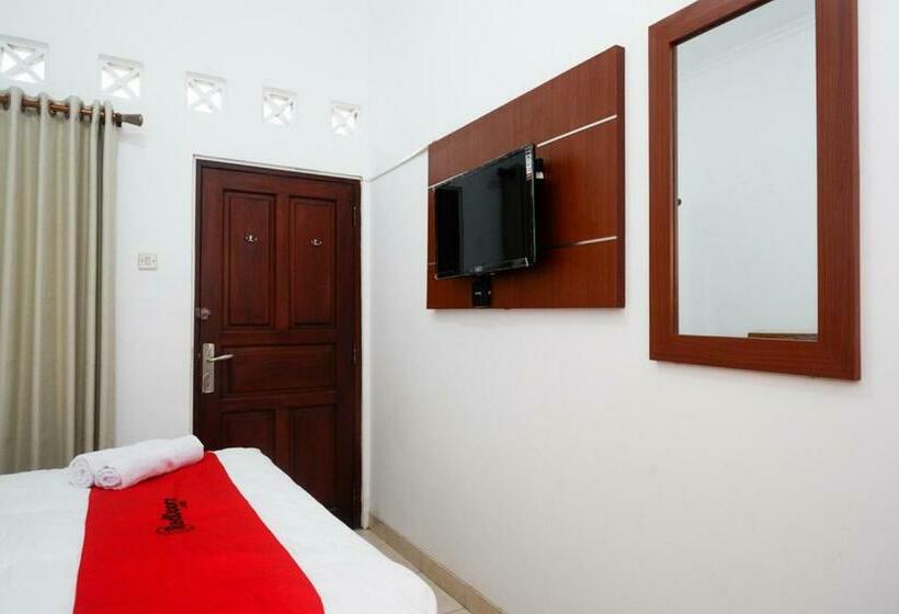 Отель Reddoorz Syariah Near Exit Tol Krapyak Semarang