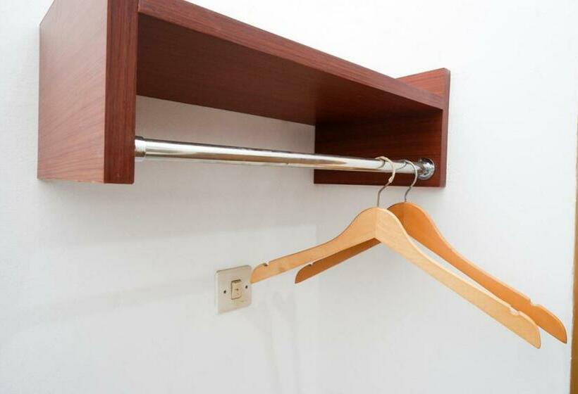 호텔 Reddoorz Syariah Near Exit Tol Krapyak Semarang