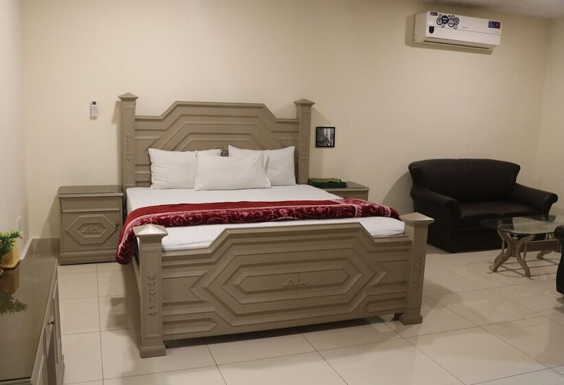 Hotel Rysons Continental