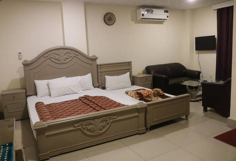 Hotel Rysons Continental