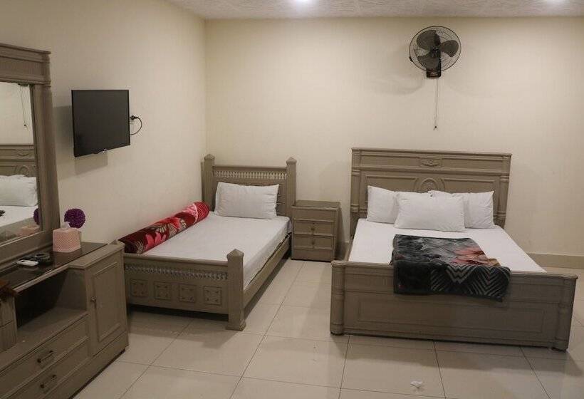 Hotel Rysons Continental