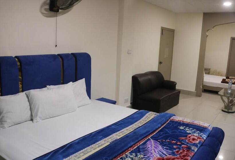 Hotel Rysons Continental