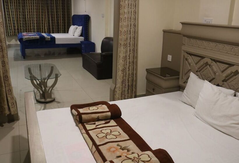 Hotel Rysons Continental