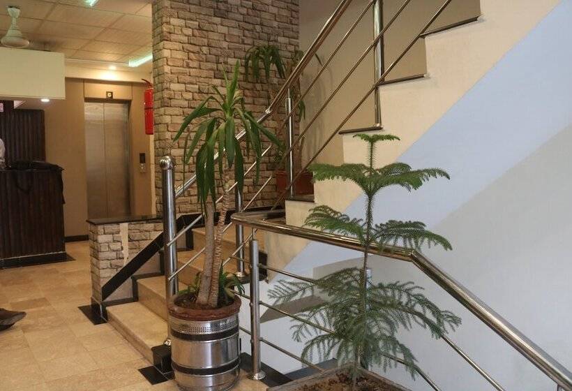 Hotel Rysons Continental