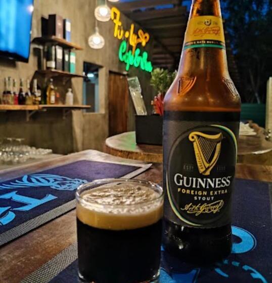 בית מלון כפרי The Firefly Resort