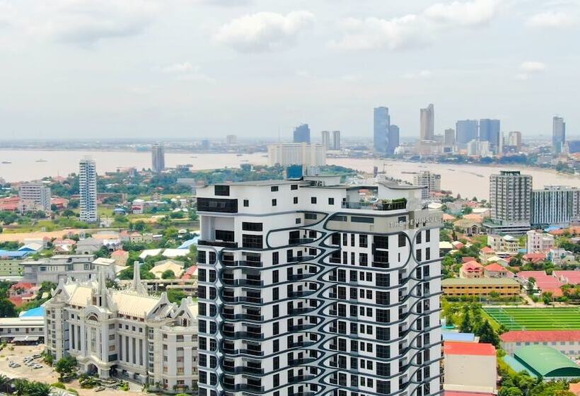 בית מלון כפרי The Peninsula Phnom Penh