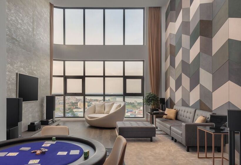 בית מלון כפרי The Peninsula Phnom Penh