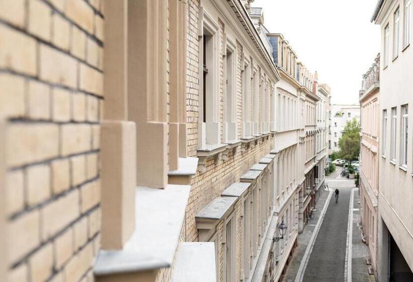 Ko Living Space Am Neuen Theater Altstadt Street Art Design Apartments