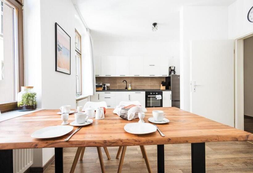 Ko Living Space Am Neuen Theater Altstadt Street Art Design Apartments