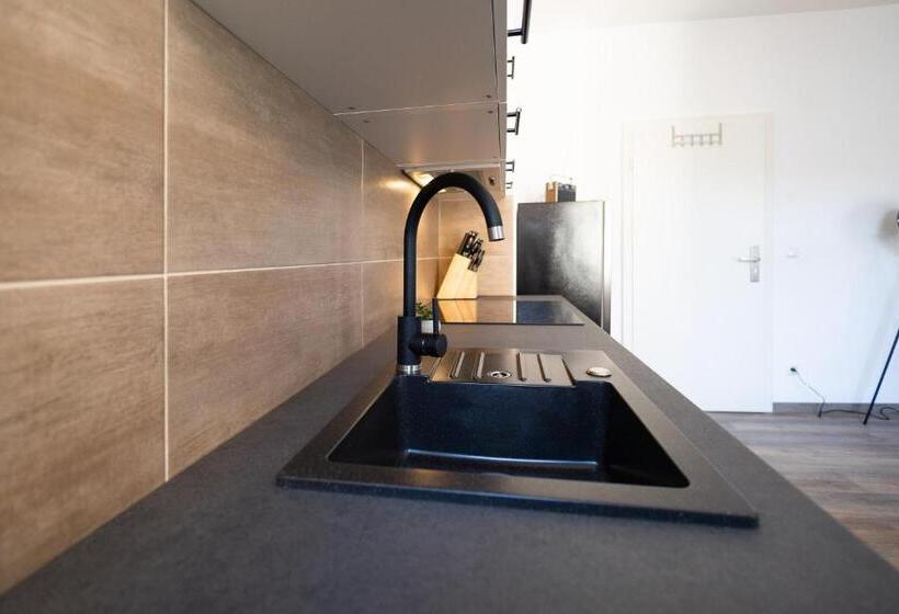 Ko Living Space Am Neuen Theater Altstadt Street Art Design Apartments