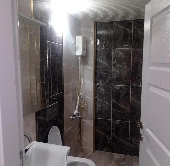 Krali̇yet Konaklari