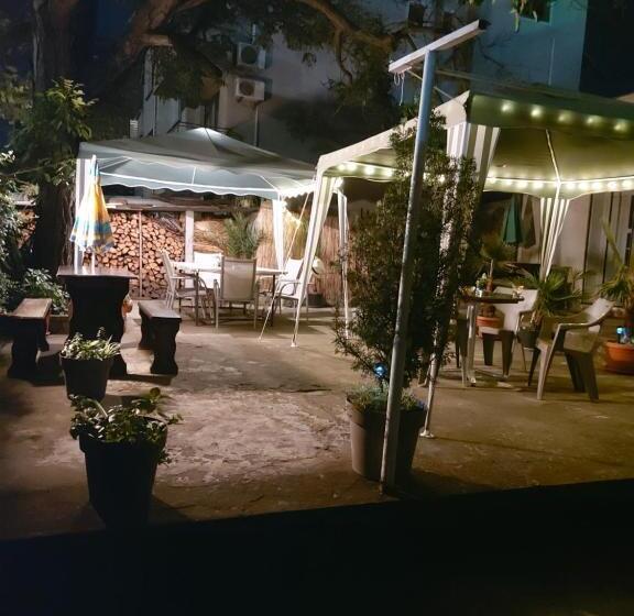 بنسيون вила радеви