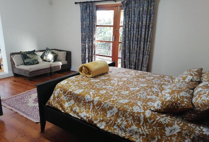 پانسیون 33 On Smuts Selborne