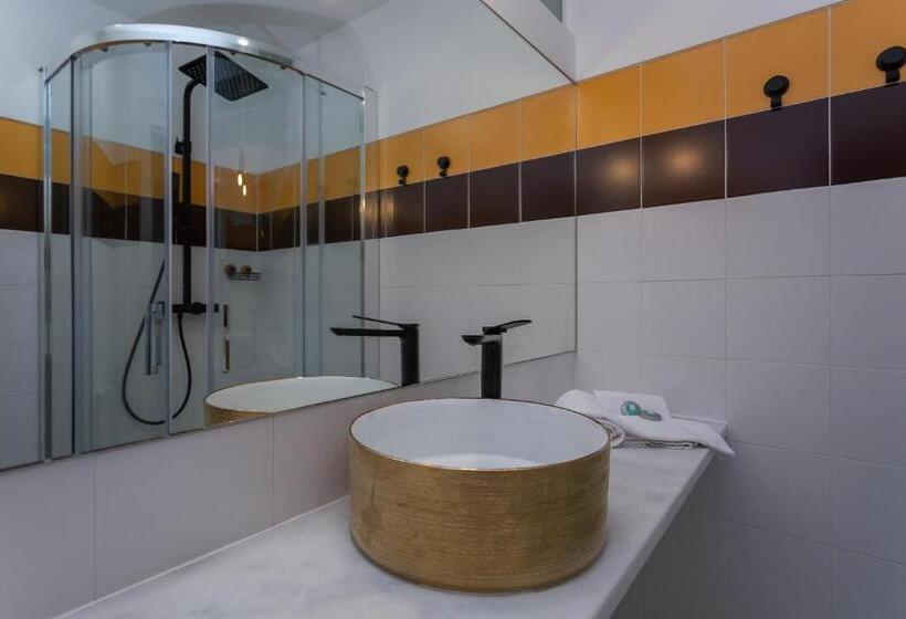 بنسيون Beguest Sunroca Suites