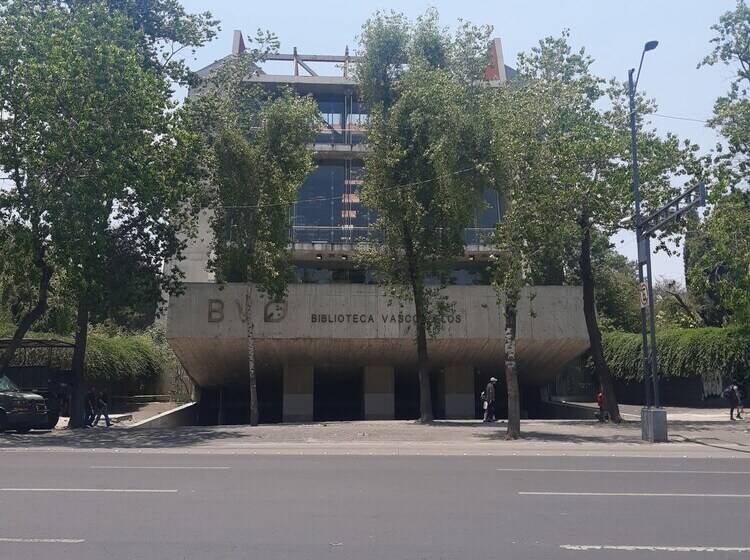 پانسیون Hostal Emperador