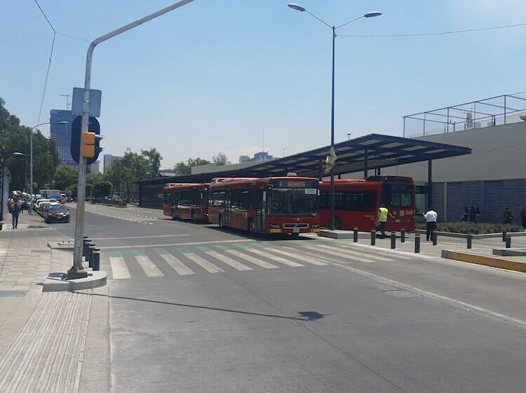 پانسیون Hostal Emperador