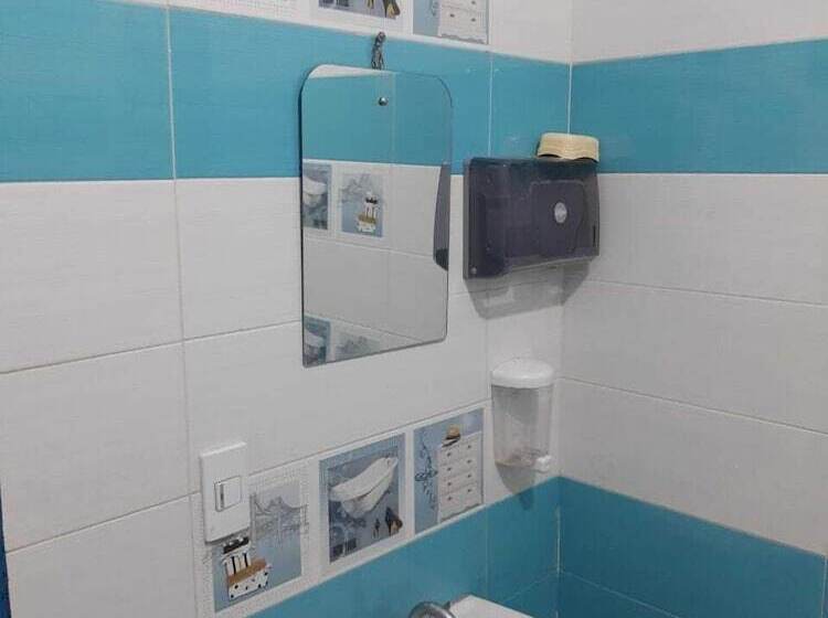 پانسیون Hostal Emperador