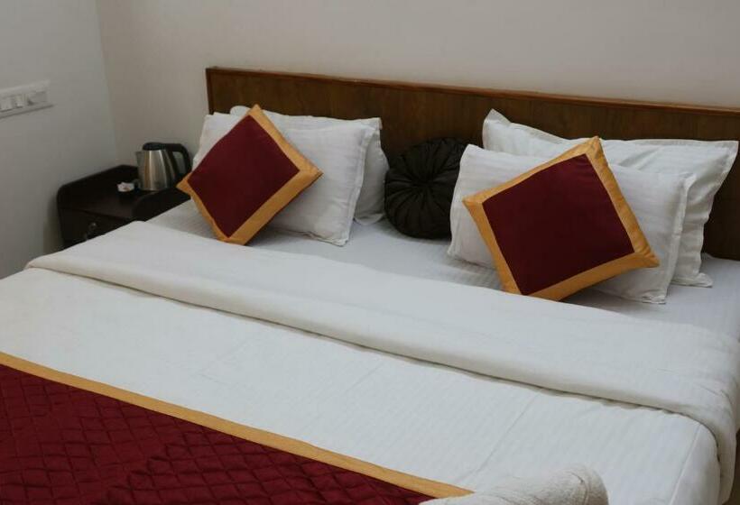 Vajra Ayurveda And Yoga Retreat