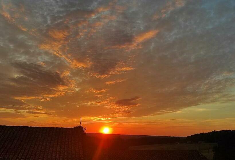 ベッドアンドブレックファースト Logis Du Poirier