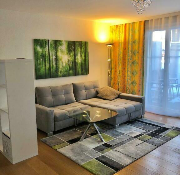 Gemütliches 2 Zimmer Studio Mit Gartensitzplatz