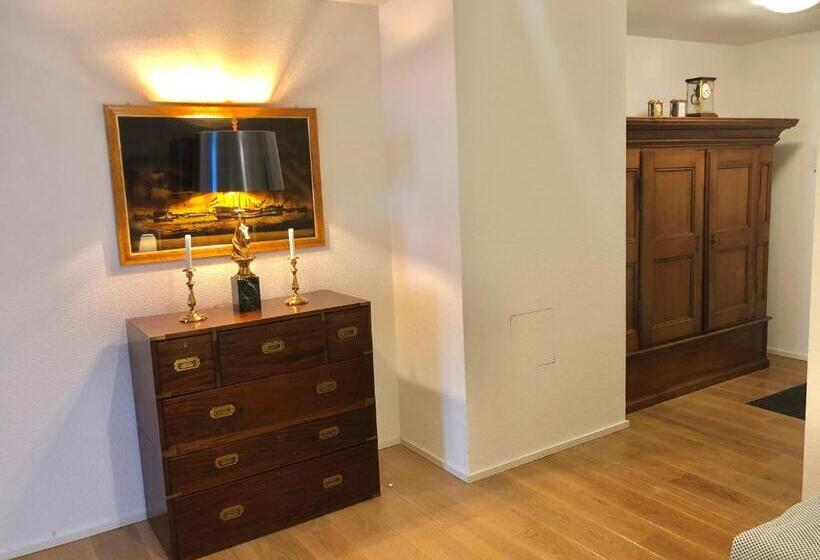 Gemütliches 2 Zimmer Studio Mit Gartensitzplatz