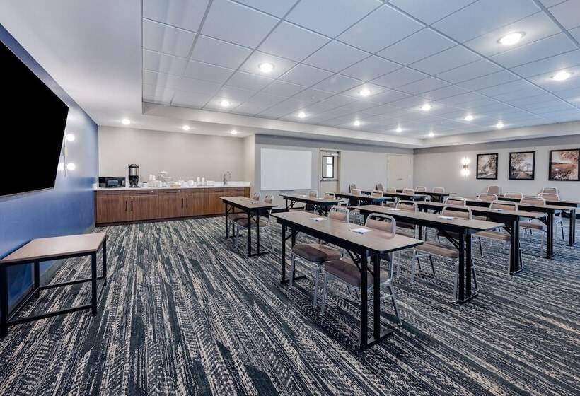 فندق Americinn By Wyndham International Falls